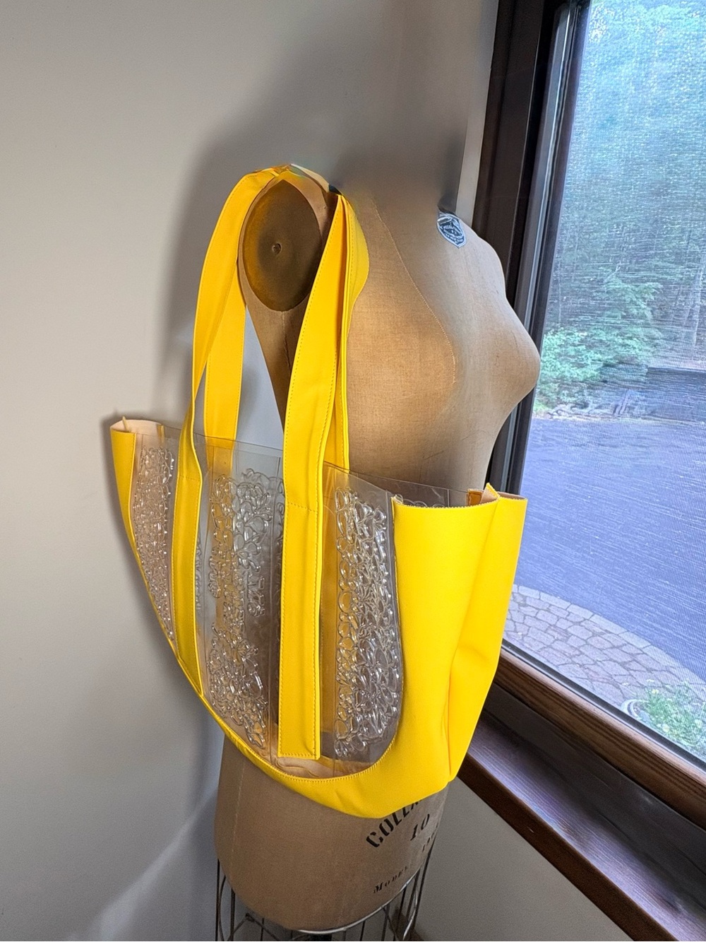 MeDusa Clear Embossed PVC Tote Bag Yellow Trim Shoulder Bag Removable Pouch